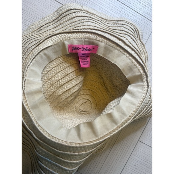 Betsey Johnson Floppy Sun Beach Hat with Multicolored Pom Pom's One Size - Picture 2 of 7